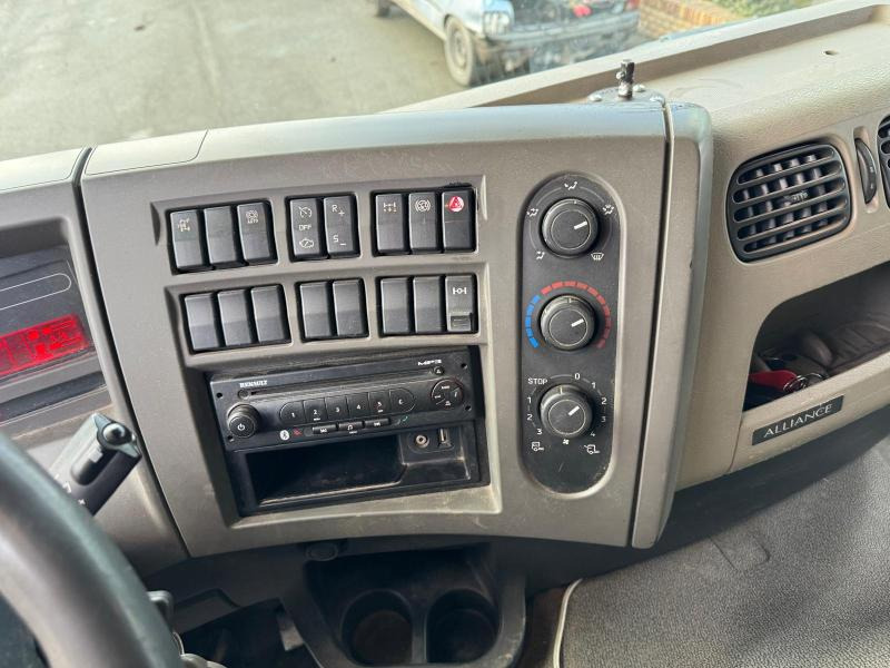 Kamion cisterna za prevoz goriva Renault Premium 370 DXI: slika 22