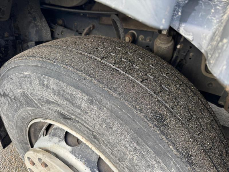 Kamion cisterna za prevoz goriva Renault Premium 370 DXI: slika 19