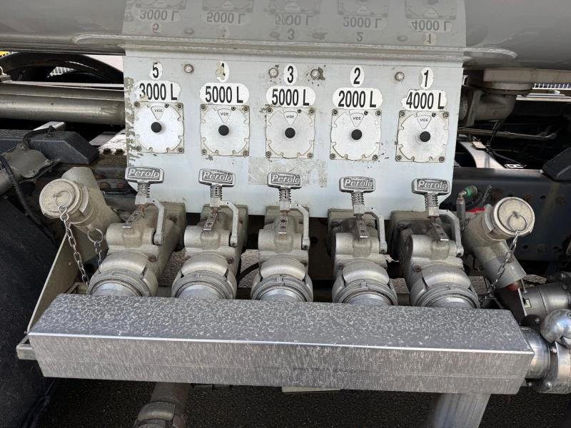 Kamion cisterna za prevoz goriva Renault Premium 370 DXI: slika 9