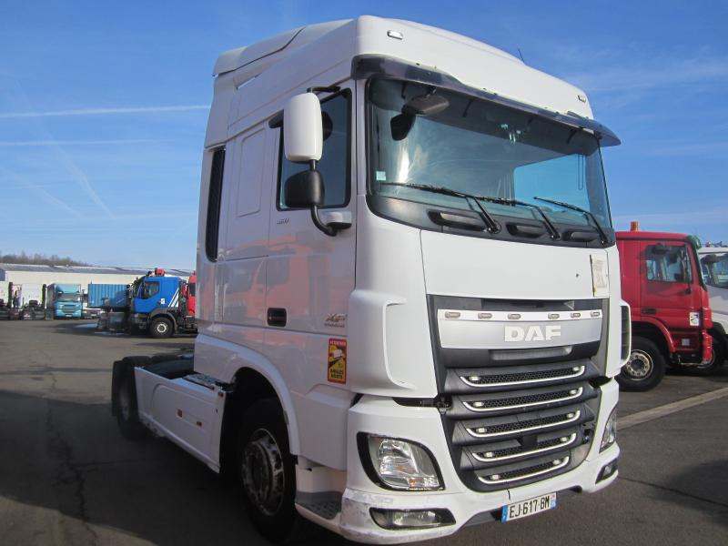 DAF XF105 460 - Tegljač: slika 2 DAF XF105 460 - Tegljač: slika 2