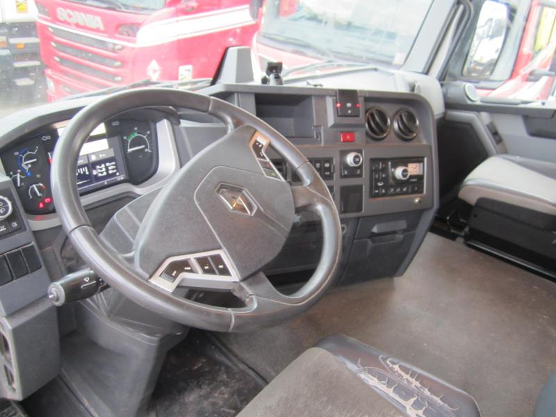 Interior photo 1: Tegljač Renault Gamme T 480