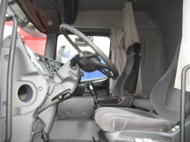 Scania L 114L380 - Tegljač: slika 2 Scania L 114L380 - Tegljač: slika 2