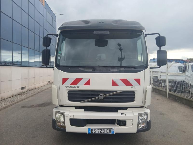 Volvo FL 260 - Kamion sa golom šasijom i zatvorenom kabinom: slika 2 Volvo FL 260 - Kamion sa golom šasijom i zatvorenom kabinom: slika 2