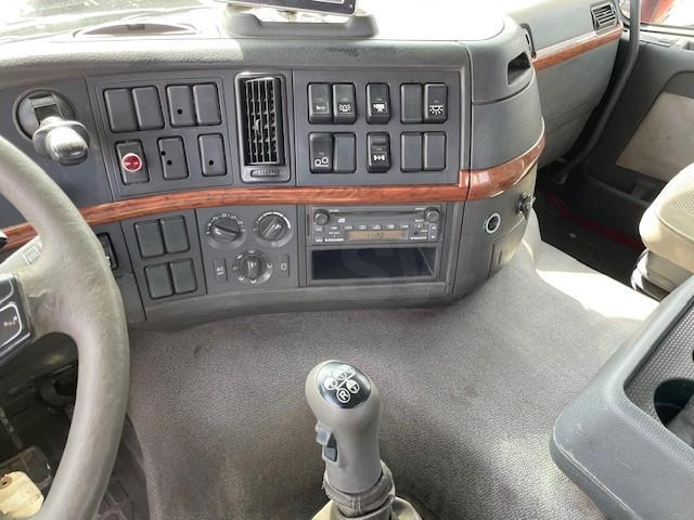 Kamion sa hidrauličnom kukom Volvo FM 380: slika 11