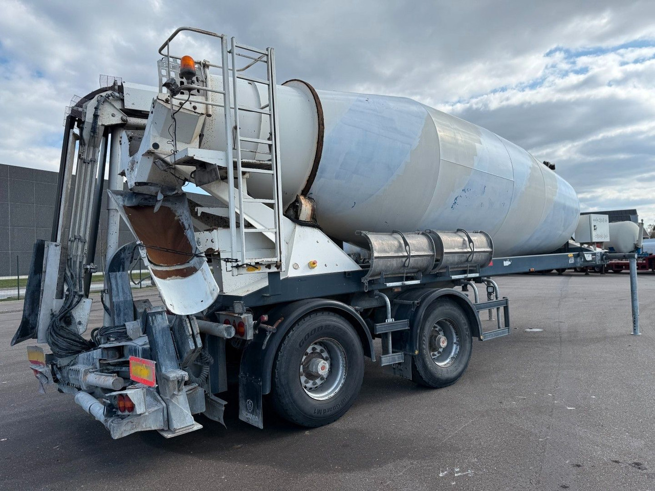 De Buf BM 12-36-2SPR w/ Belt Theam TSR15 / Beton - Poluprikolica mikser: slika 4 De Buf BM 12-36-2SPR w/ Belt Theam TSR15 / Beton - Poluprikolica mikser: slika 4