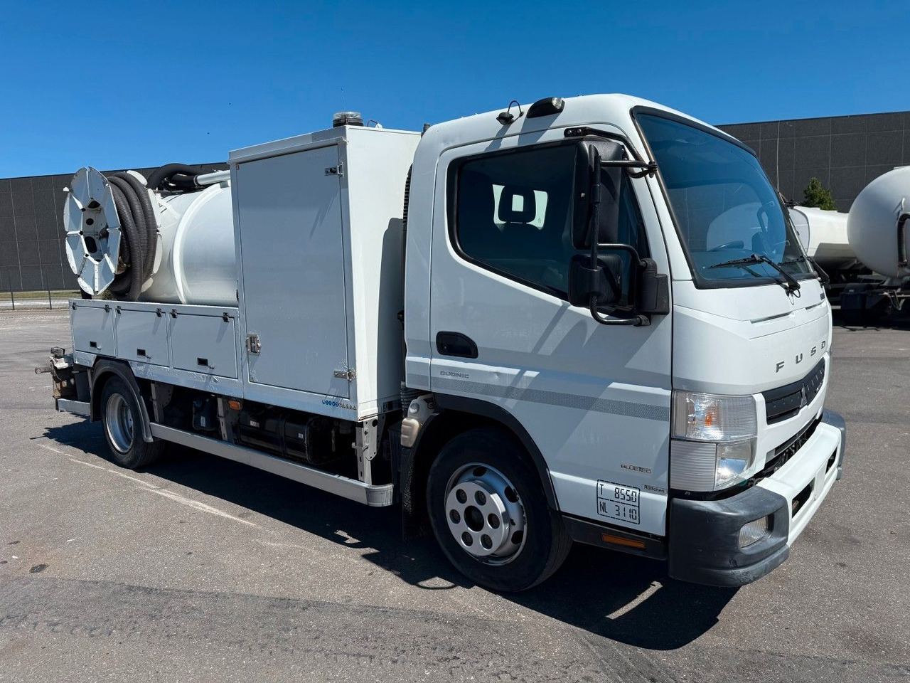 FUSO Canter 9C18 Duonic Rioned 3500 l. Kombi Euro 6 - Vakuumska cisterna: slika 2 FUSO Canter 9C18 Duonic Rioned 3500 l. Kombi Euro 6 - Vakuumska cisterna: slika 2