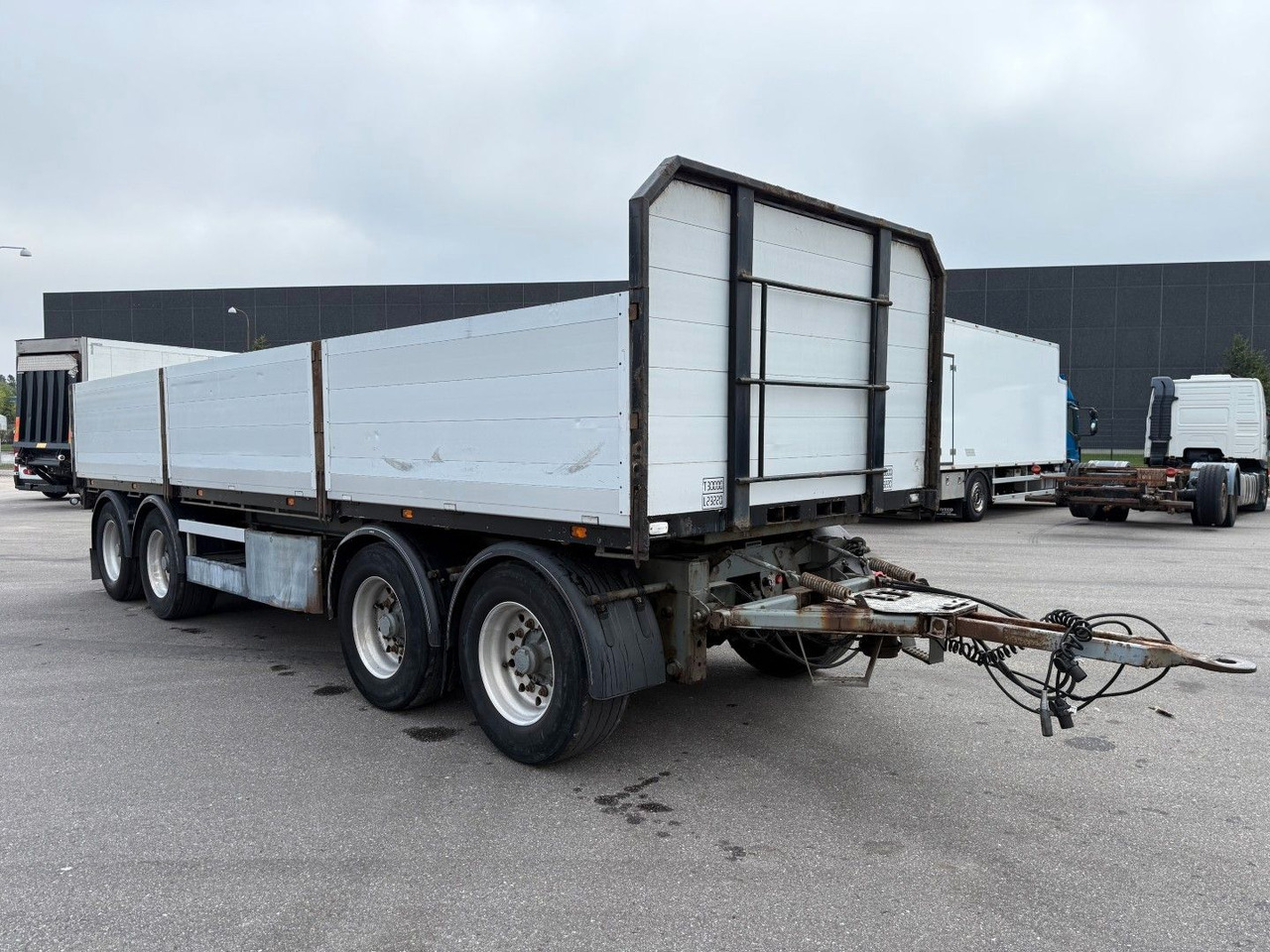 HFR 30 t. 4 axle Platform 8,15 m. - Plato prikolica: slika 2 HFR 30 t. 4 axle Platform 8,15 m. - Plato prikolica: slika 2