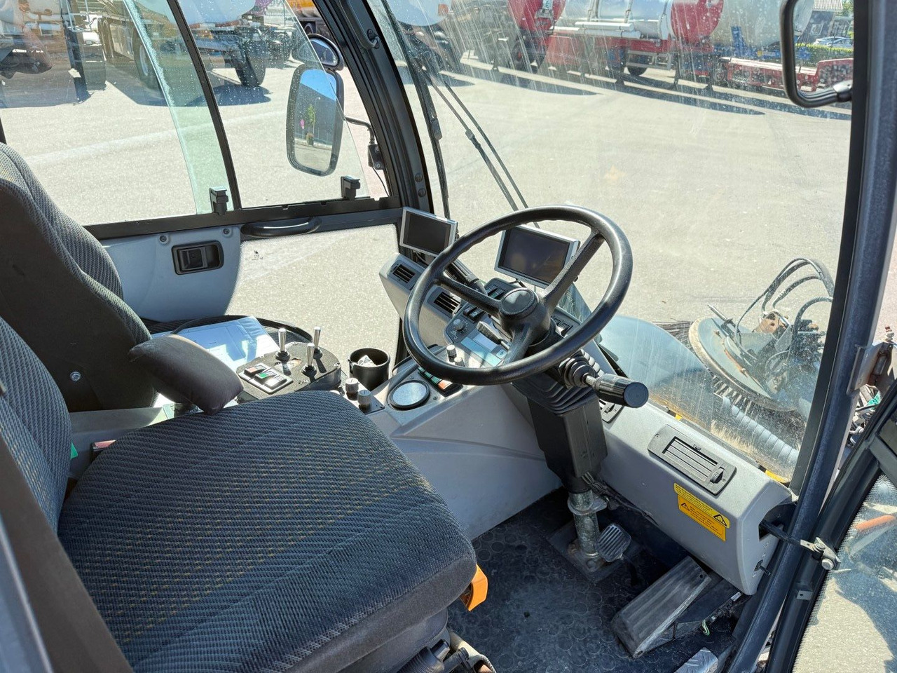Hako Citymaster 2000 4x4 Euro 5 Kehrmaschine - Autočistilica: slika 5 Hako Citymaster 2000 4x4 Euro 5 Kehrmaschine - Autočistilica: slika 5
