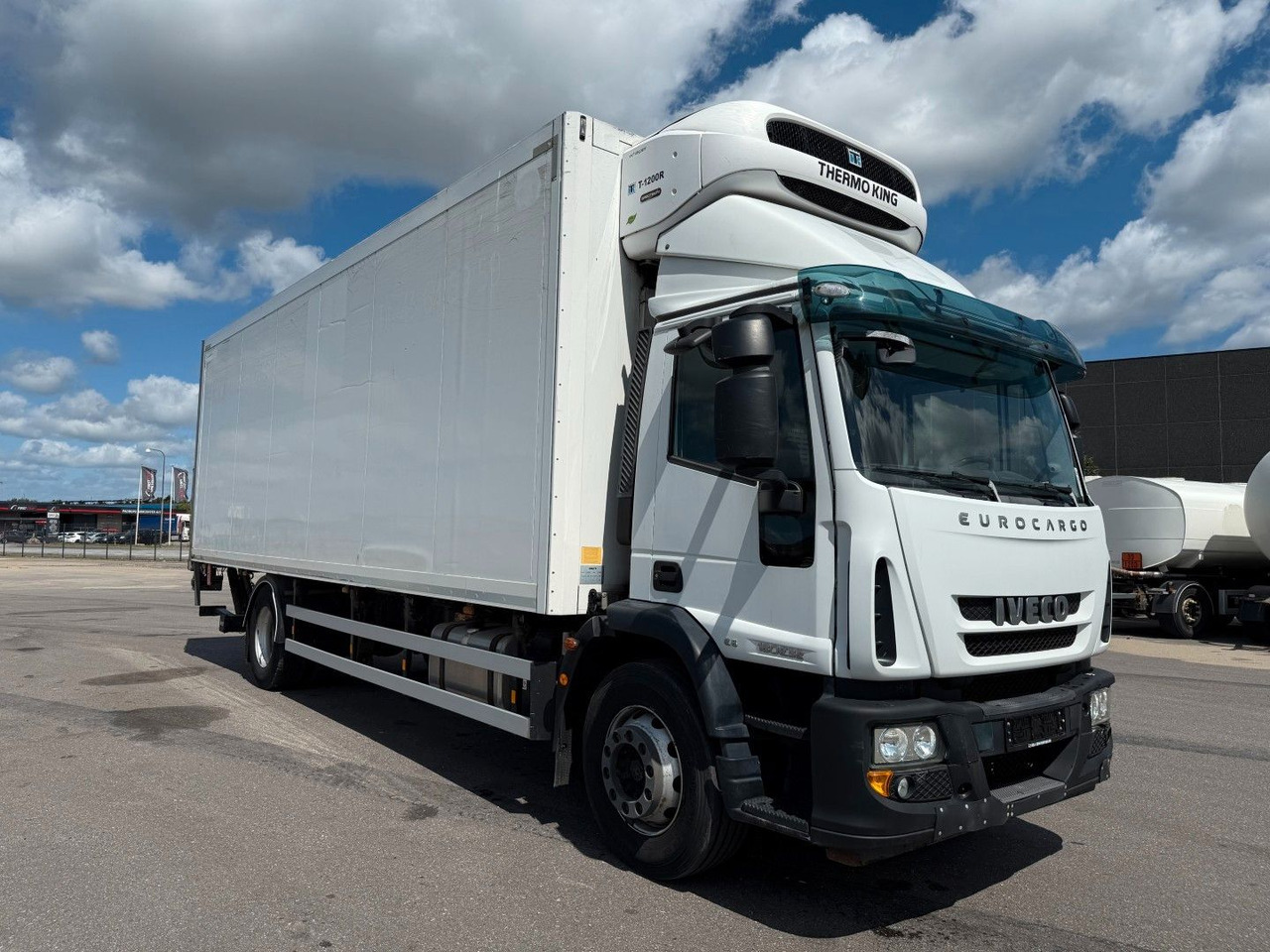 Iveco 180E32 Schmitz / Thermo King T-1200R Spectrum Iveco 180E32 Schmitz / Thermo King T-1200R Spectrum - Hladnjača: slika 2 Iveco 180E32 Schmitz / Thermo King T-1200R Spectrum Iveco 180E32 Schmitz / Thermo King T-1200R Spectrum - Hladnjača: slika 2