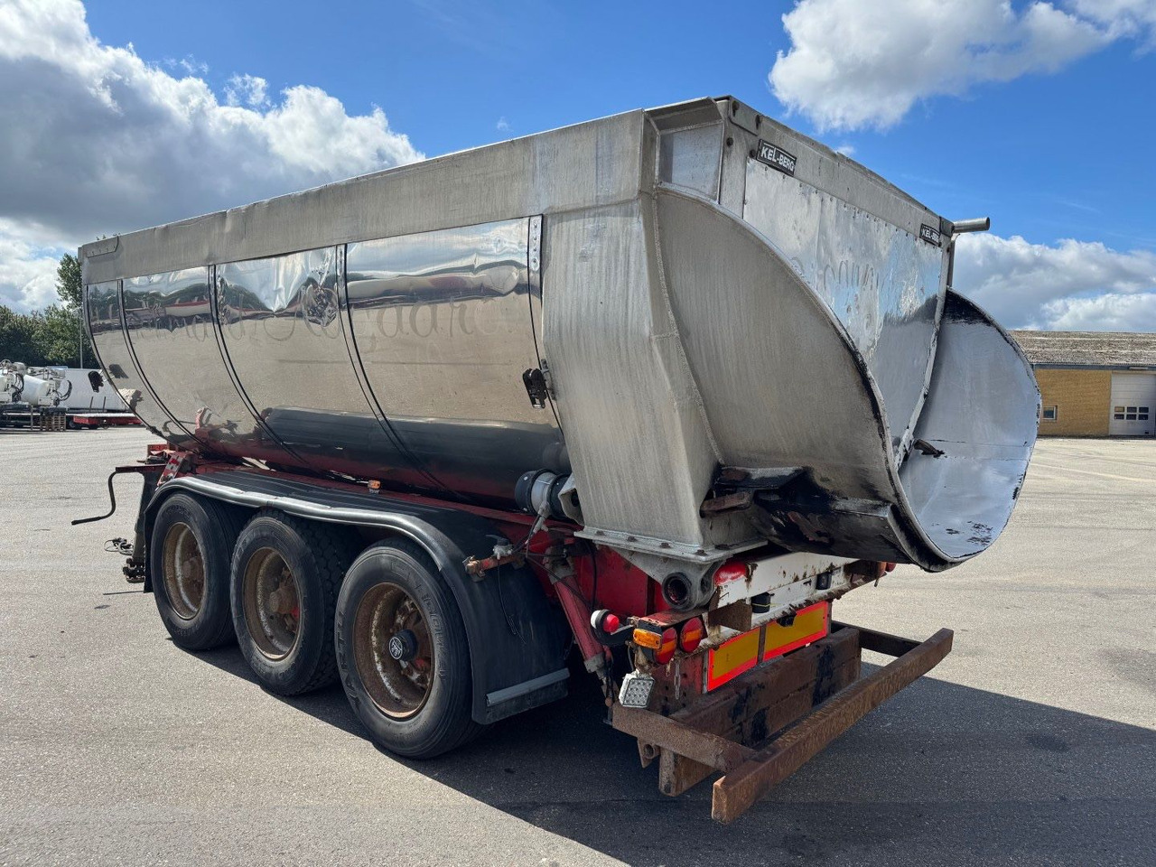 Kel-Berg 3 axle Asphalt tipper / Asphalt Kipper - Prikolica istovarivača: slika 5 Kel-Berg 3 axle Asphalt tipper / Asphalt Kipper - Prikolica istovarivača: slika 5