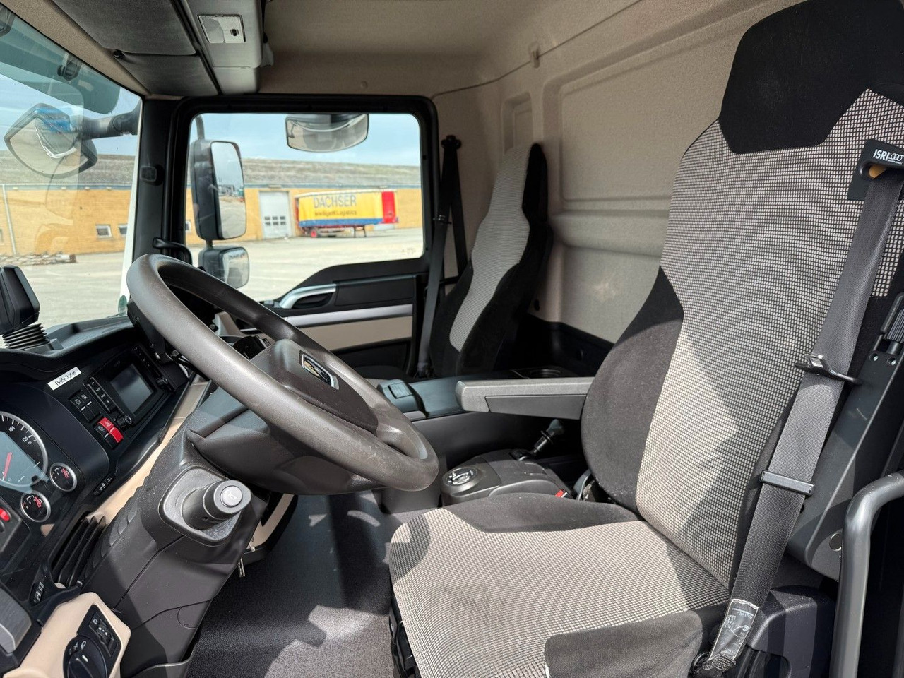 MAN TGL 12.220 4x2 Euro 6 Koffer - Kamion sa zatvorenim sandukom: slika 5 MAN TGL 12.220 4x2 Euro 6 Koffer - Kamion sa zatvorenim sandukom: slika 5