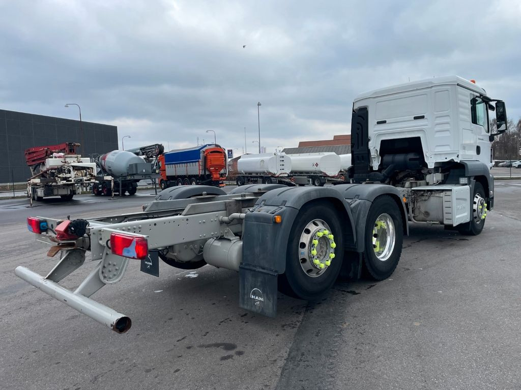 MAN TGS 26.440 6x2*4 ADR Fahrgestell Euro 6 - Kamion sa golom šasijom i zatvorenom kabinom: slika 3 MAN TGS 26.440 6x2*4 ADR Fahrgestell Euro 6 - Kamion sa golom šasijom i zatvorenom kabinom: slika 3