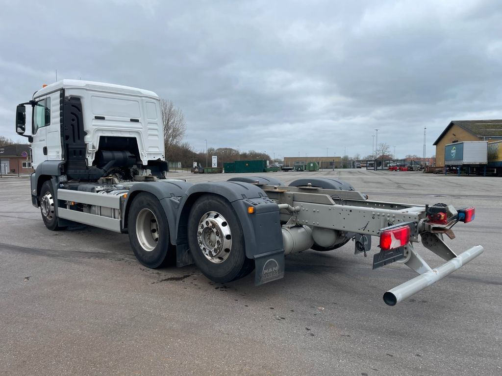 MAN TGS 26.440 6x2*4 Euro 6 Chassis ADR MAN TGS 26.440 6x2*4 Euro 6 Chassis ADR - Kamion sa golom šasijom i zatvorenom kabinom: slika 4 MAN TGS 26.440 6x2*4 Euro 6 Chassis ADR MAN TGS 26.440 6x2*4 Euro 6 Chassis ADR - Kamion sa golom šasijom i zatvorenom kabinom: slika 4