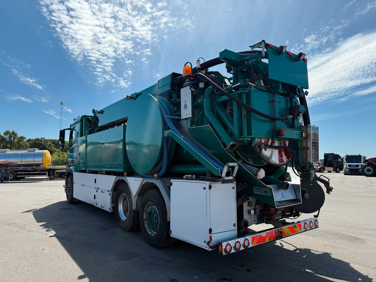 Mercedes-Benz Actros 2551 6x2*4 Hvidtved Larsen Flexline 311 - Vakuumska cisterna: slika 4 Mercedes-Benz Actros 2551 6x2*4 Hvidtved Larsen Flexline 311 - Vakuumska cisterna: slika 4