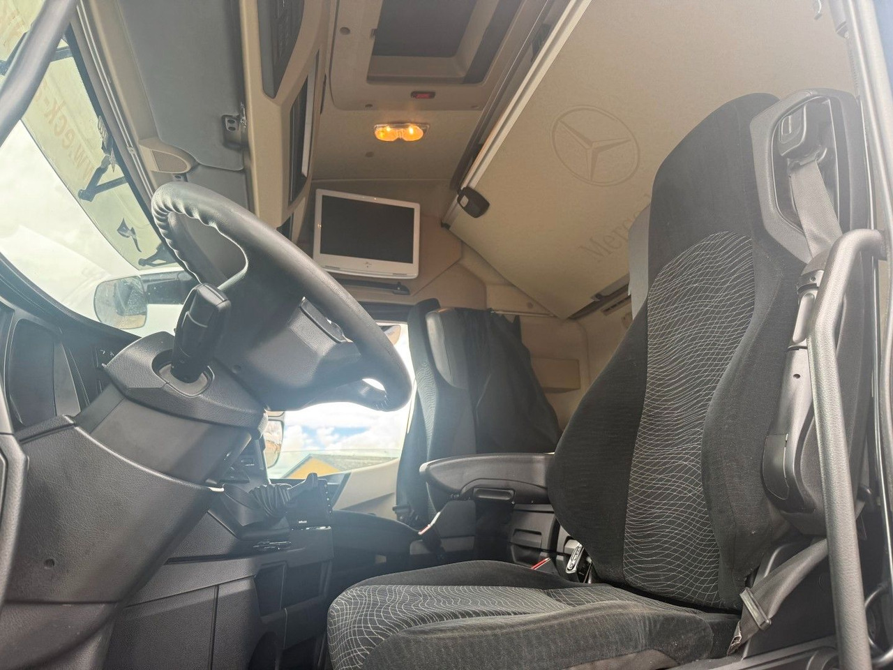 Mercedes-Benz Arocs 3253 8x26 Euro 6 Chassis / Fahrgestell - Kamion sa golom šasijom i zatvorenom kabinom: slika 5 Mercedes-Benz Arocs 3253 8x26 Euro 6 Chassis / Fahrgestell - Kamion sa golom šasijom i zatvorenom kabinom: slika 5