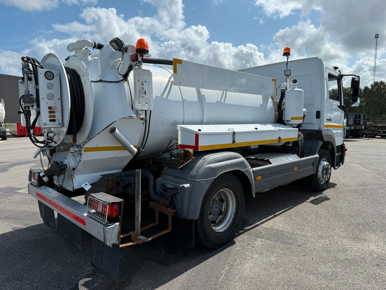Mercedes-Benz Atego 1323 RHD Euro 6 Hvidtved Larsen Cityflex - Vakuumska cisterna: slika 4 Mercedes-Benz Atego 1323 RHD Euro 6 Hvidtved Larsen Cityflex - Vakuumska cisterna: slika 4