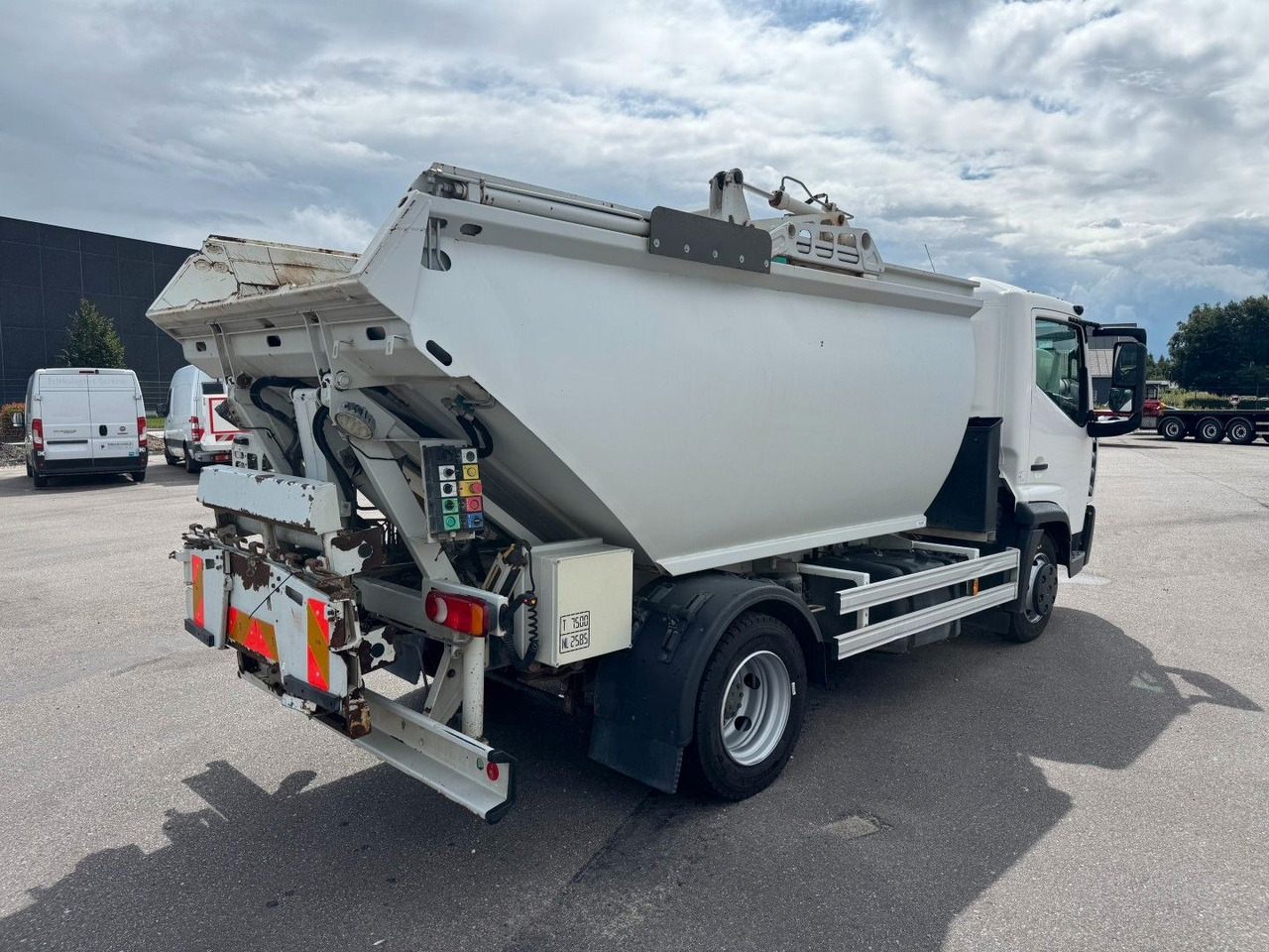 Renault D7.5 180 4x2 Semat/Techno Azimut 8 m3 Garbage - Kamion za smeće: slika 3 Renault D7.5 180 4x2 Semat/Techno Azimut 8 m3 Garbage - Kamion za smeće: slika 3