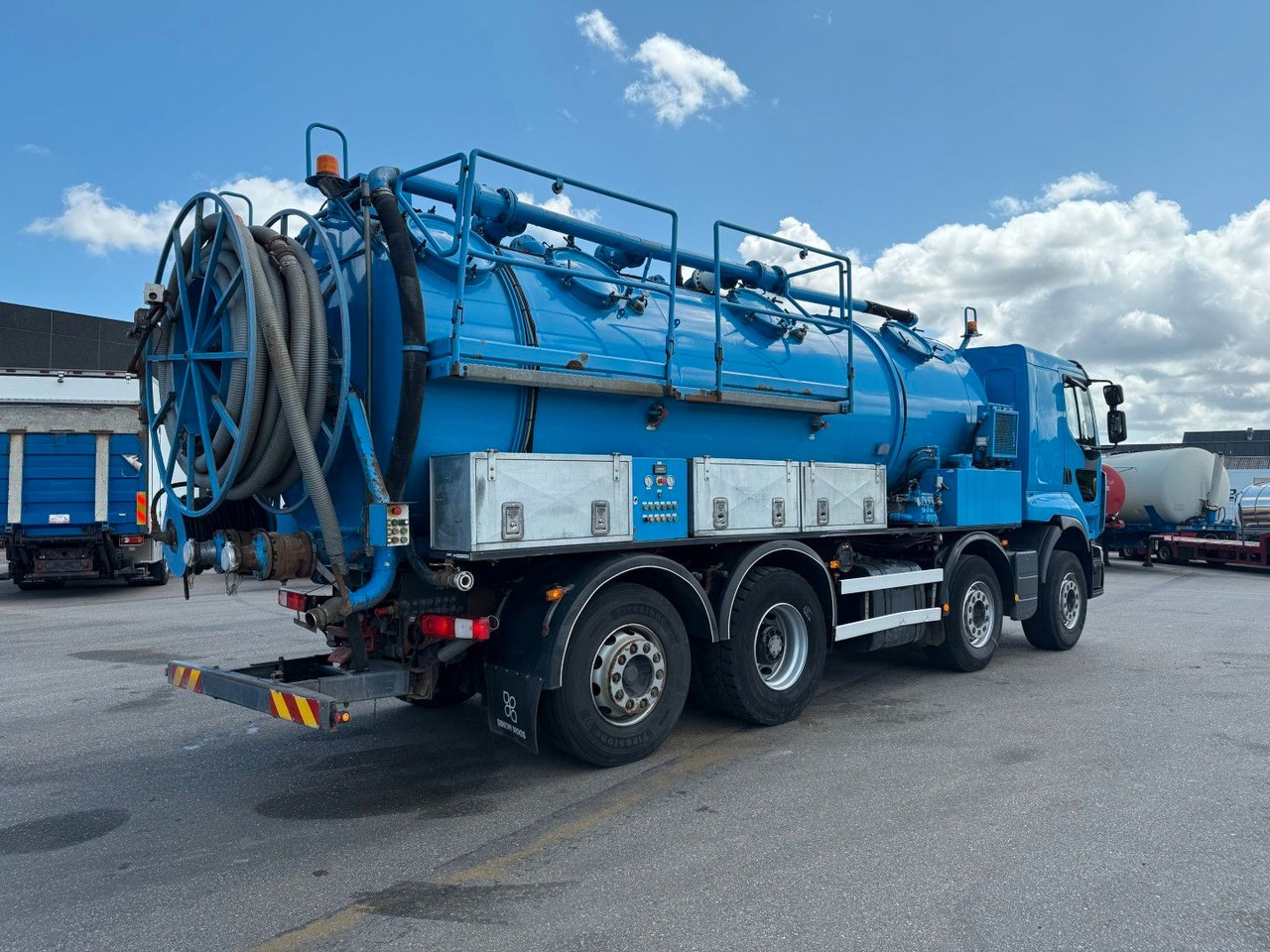 Renault Premium Lander 430.32 8x2*6 Simon Moos 18.100 L - Vakuumska cisterna: slika 3 Renault Premium Lander 430.32 8x2*6 Simon Moos 18.100 L - Vakuumska cisterna: slika 3