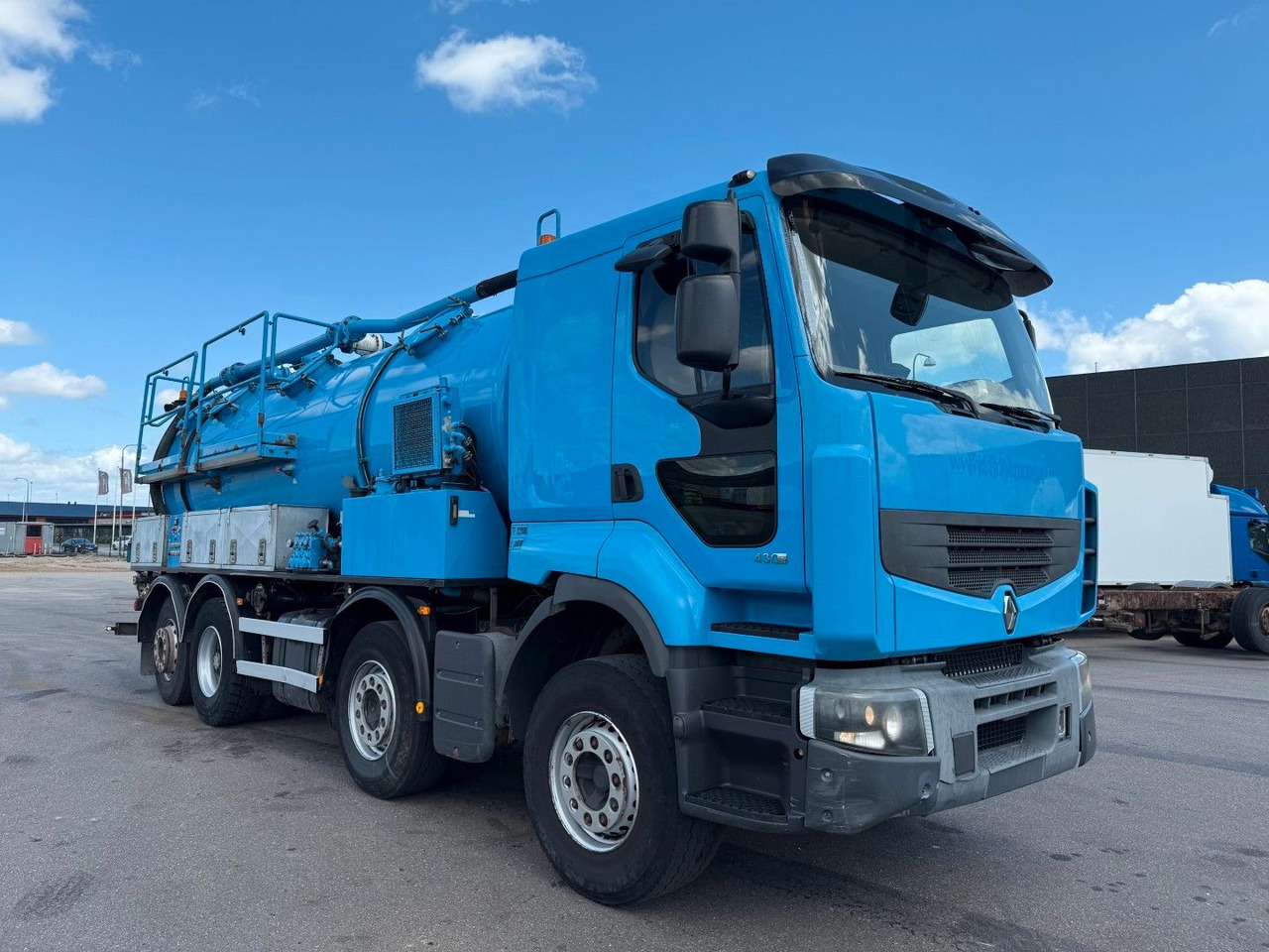 Renault Premium Lander 430.32 8x2*6 Simon Moos 18.100 L - Vakuumska cisterna: slika 2 Renault Premium Lander 430.32 8x2*6 Simon Moos 18.100 L - Vakuumska cisterna: slika 2