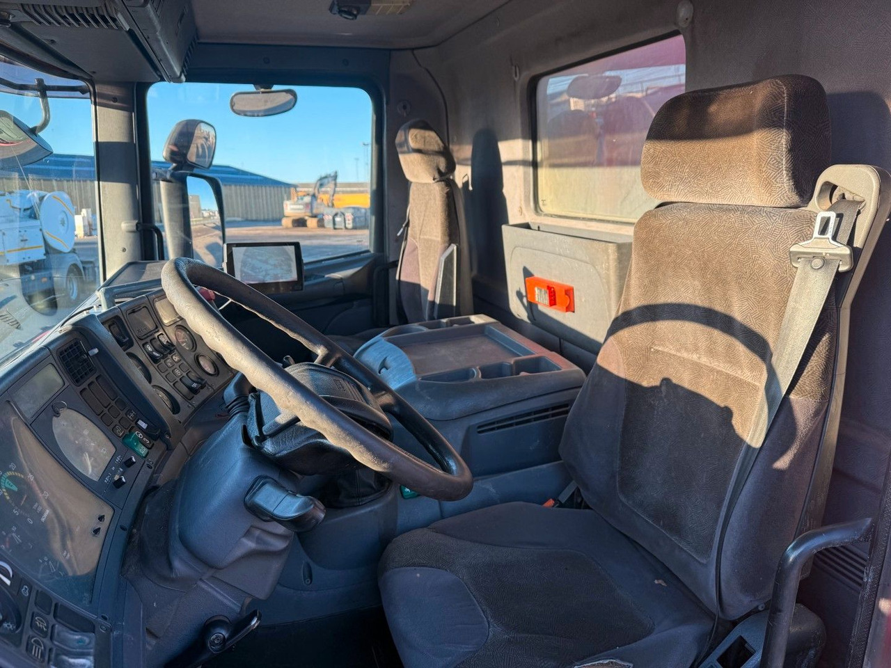 Scania 114/380 8x2*6 Assmann 14 m3 Vacuumtruck - Vakuumska cisterna: slika 5 Scania 114/380 8x2*6 Assmann 14 m3 Vacuumtruck - Vakuumska cisterna: slika 5