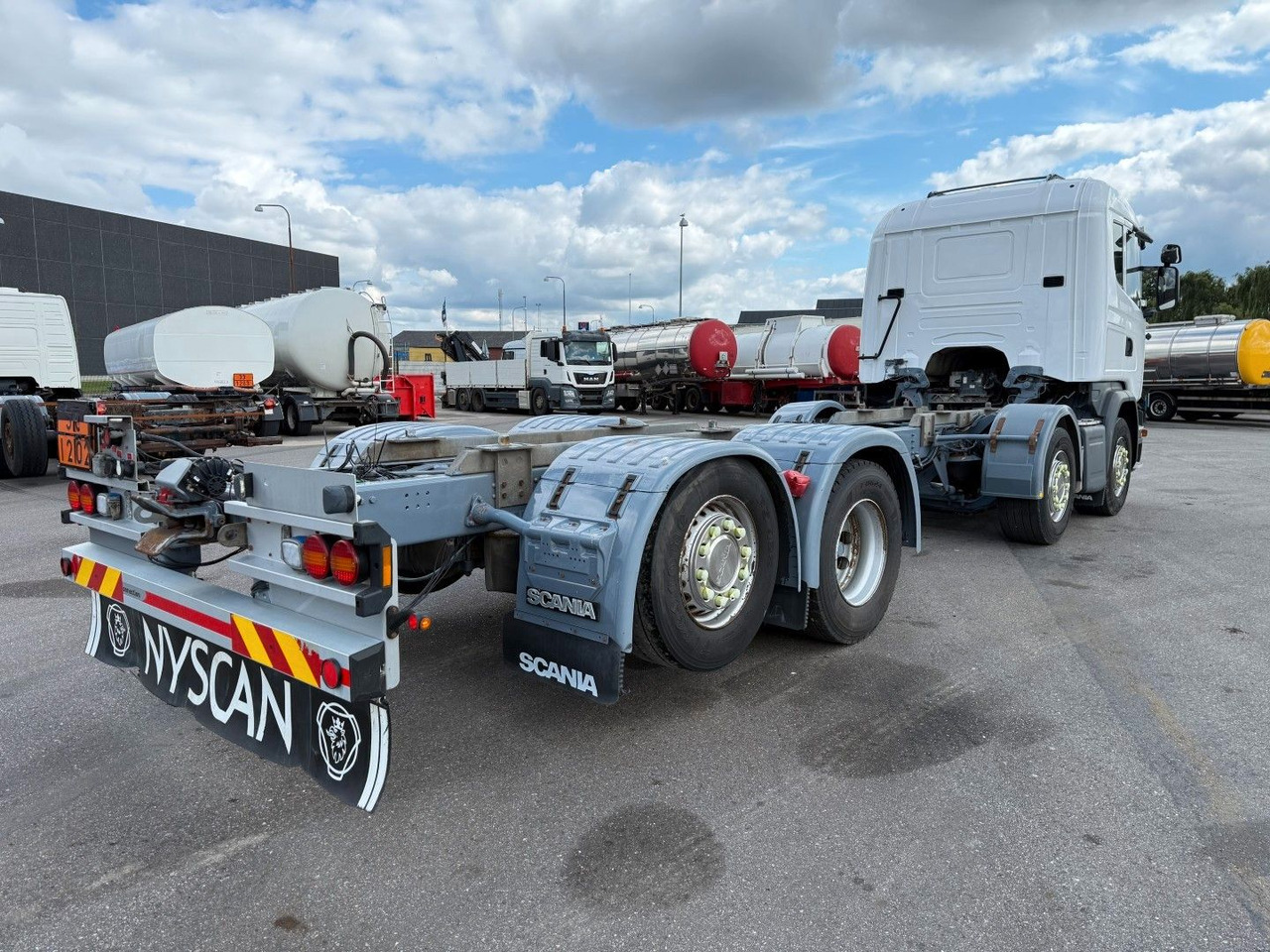 Scania G450 8x2*6 ADR Chassis / Fahrgestell / Euro 6 - Kamion sa golom šasijom i zatvorenom kabinom: slika 3 Scania G450 8x2*6 ADR Chassis / Fahrgestell / Euro 6 - Kamion sa golom šasijom i zatvorenom kabinom: slika 3