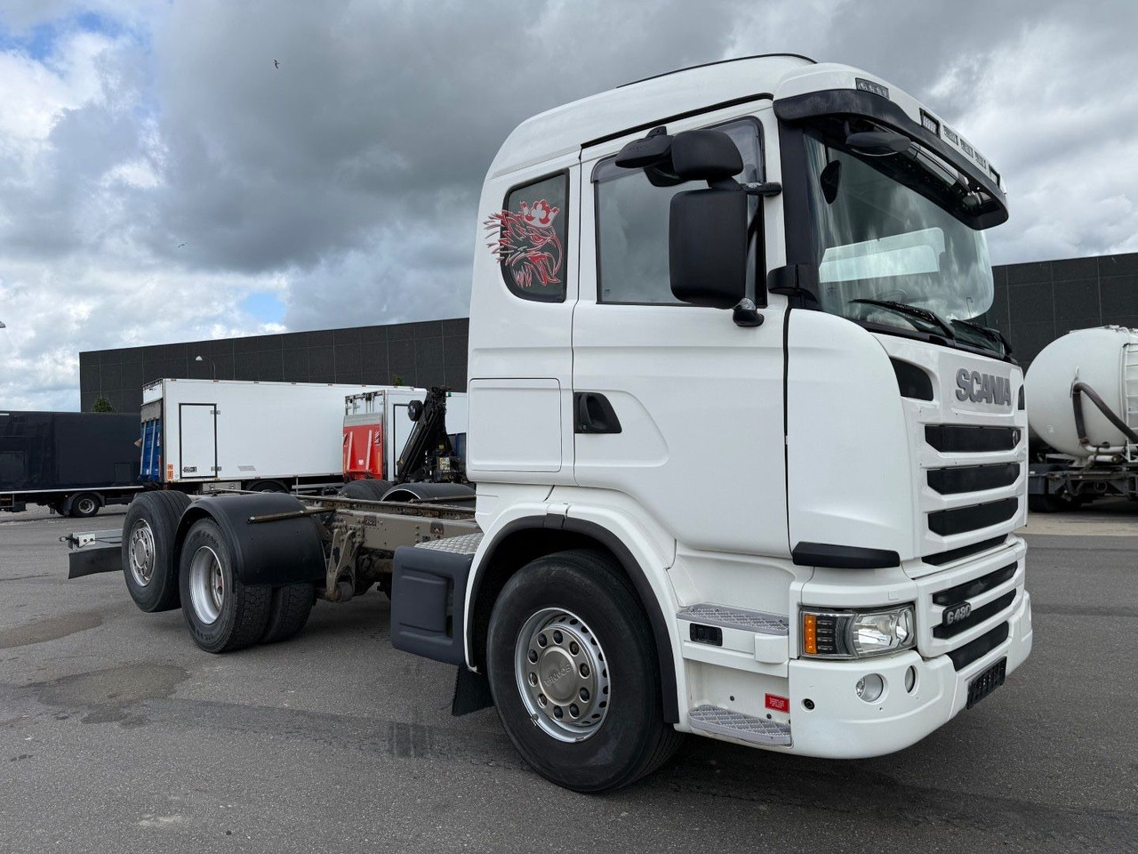 Scania G480 6x2*4 ADR Chassis / Fahrgestell / Retarder - Kamion sa golom šasijom i zatvorenom kabinom: slika 2 Scania G480 6x2*4 ADR Chassis / Fahrgestell / Retarder - Kamion sa golom šasijom i zatvorenom kabinom: slika 2