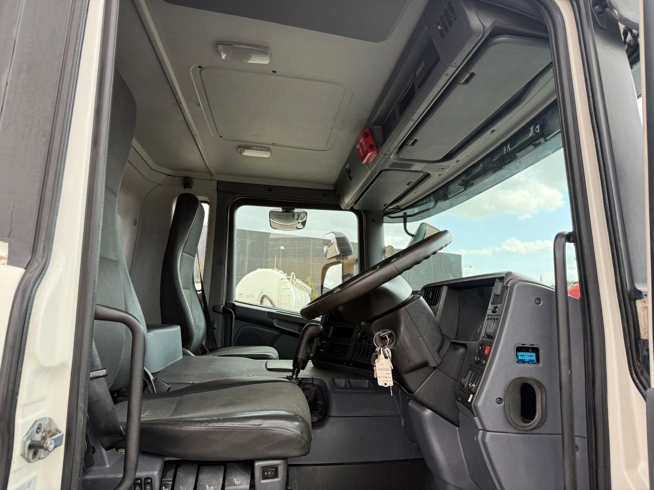 Scania P360 Euro 6 6x4 RHD Hvidtved Larsen FlexLine 312 - Vakuumska cisterna: slika 5 Scania P360 Euro 6 6x4 RHD Hvidtved Larsen FlexLine 312 - Vakuumska cisterna: slika 5