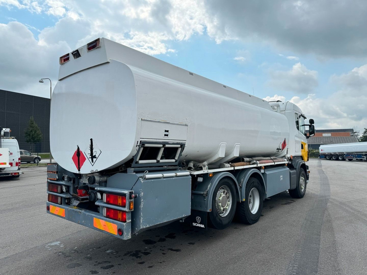 Scania R480 6x2*4 19.000 L ADR Tanktruck - Kamion cisterna: slika 3 Scania R480 6x2*4 19.000 L ADR Tanktruck - Kamion cisterna: slika 3