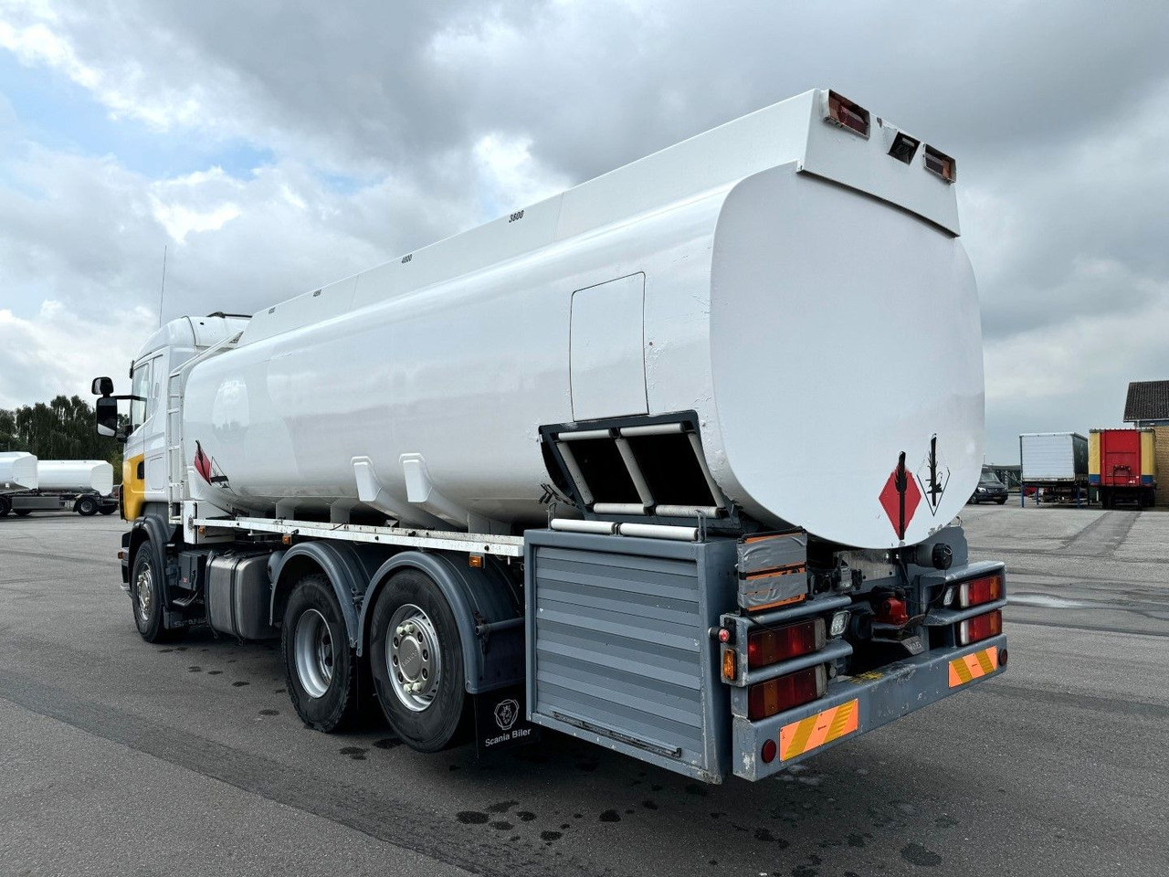 Scania R480 6x2*4 19.000 L ADR Tanktruck - Kamion cisterna: slika 4 Scania R480 6x2*4 19.000 L ADR Tanktruck - Kamion cisterna: slika 4