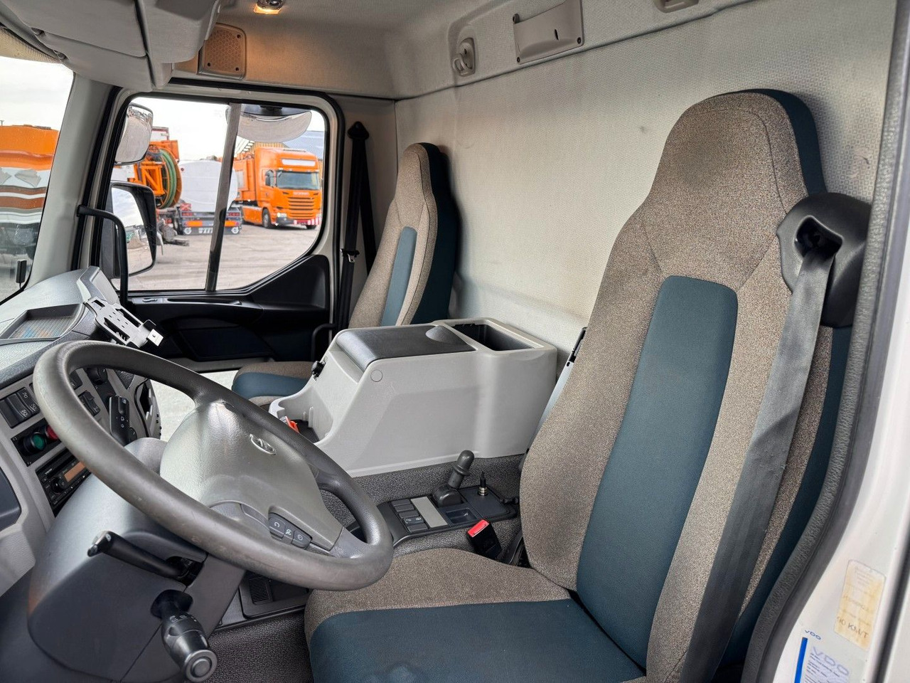 Volvo FE320 6x2*4 Frigoblock FK25SL 9.9 m Frigobox - Hladnjača: slika 5 Volvo FE320 6x2*4 Frigoblock FK25SL 9.9 m Frigobox - Hladnjača: slika 5