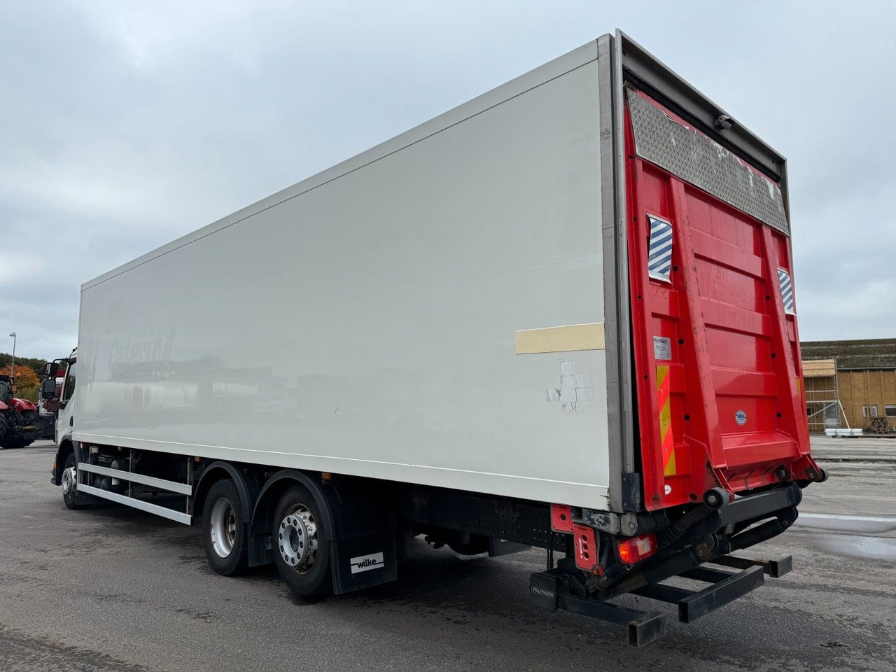 Volvo FE320 6x2*4 TK T1200-R Spectrum 9,80 m. koffer - Hladnjača: slika 4 Volvo FE320 6x2*4 TK T1200-R Spectrum 9,80 m. koffer - Hladnjača: slika 4