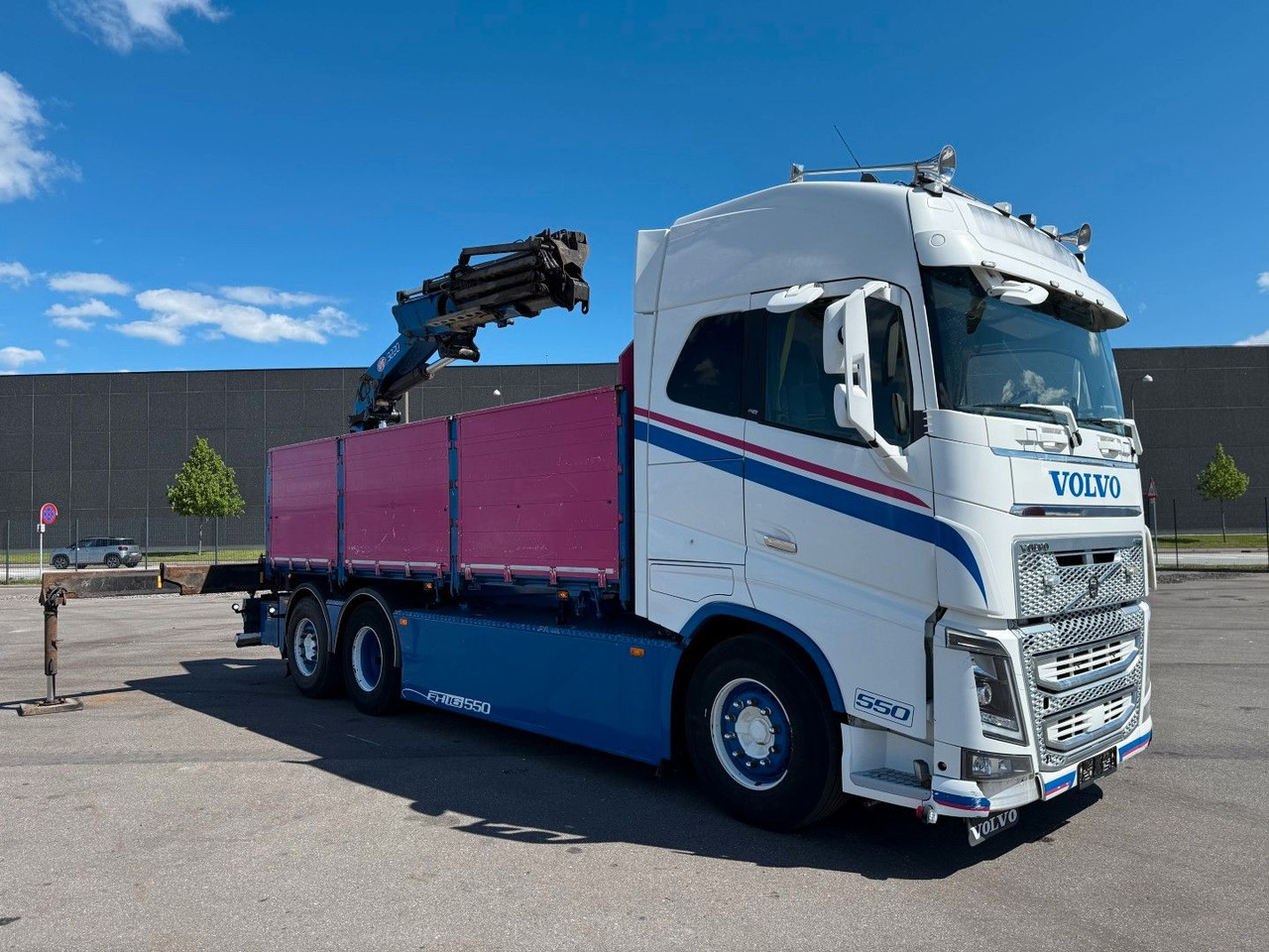 Volvo FH 16.550 6x2*4 / Crane HMF 3220K4 Euro 6 - Kamion sa dizalicom: slika 3 Volvo FH 16.550 6x2*4 / Crane HMF 3220K4 Euro 6 - Kamion sa dizalicom: slika 3