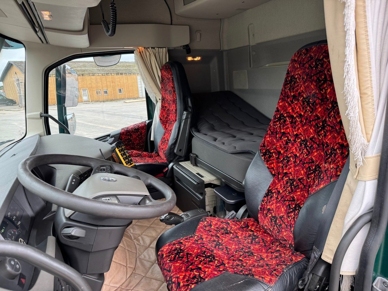 Volvo FH 500 8x2*6 Tipper Euro 6 - Istovarivač: slika 5 Volvo FH 500 8x2*6 Tipper Euro 6 - Istovarivač: slika 5