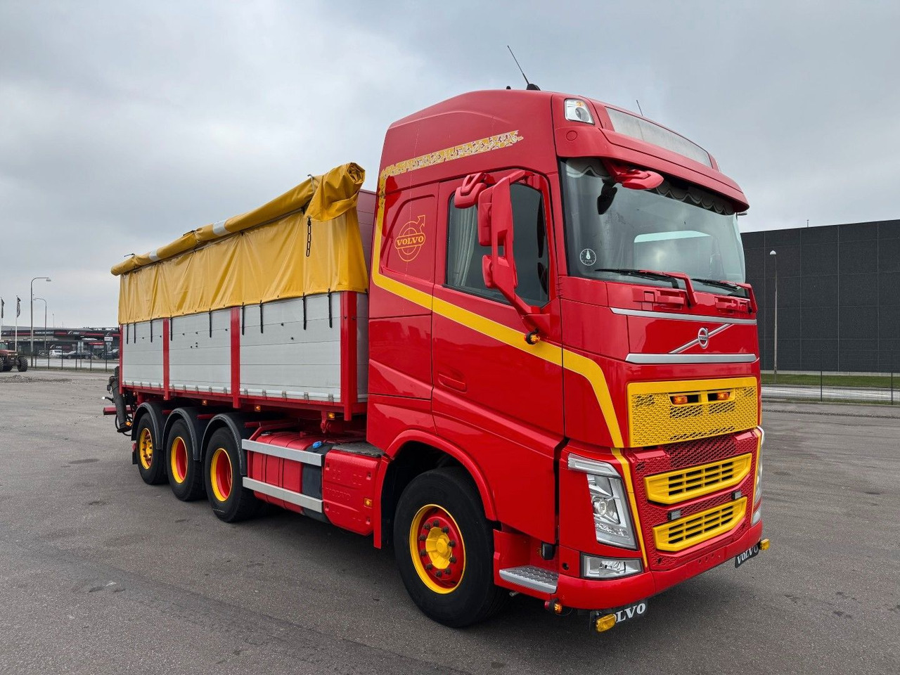 Volvo FH500 8x4*4 Tip / Palfinger Epsilon Q170L - Kamion sa dizalicom: slika 4 Volvo FH500 8x4*4 Tip / Palfinger Epsilon Q170L - Kamion sa dizalicom: slika 4