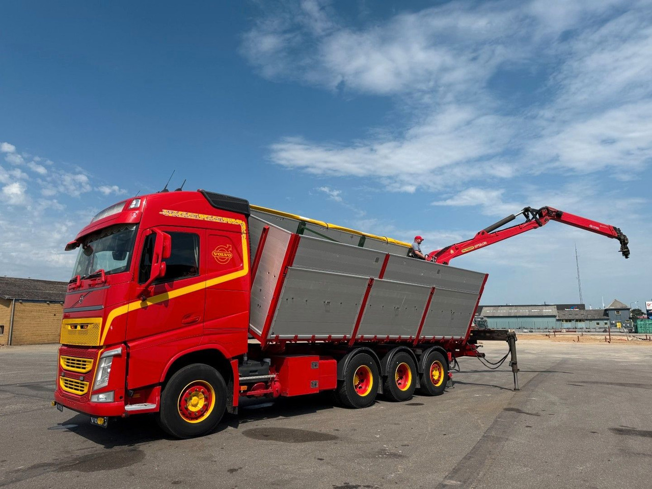 Volvo FH500 8x4*4 Tip / Palfinger Epsilon Q170L - Kamion sa dizalicom: slika 1 Volvo FH500 8x4*4 Tip / Palfinger Epsilon Q170L - Kamion sa dizalicom: slika 1