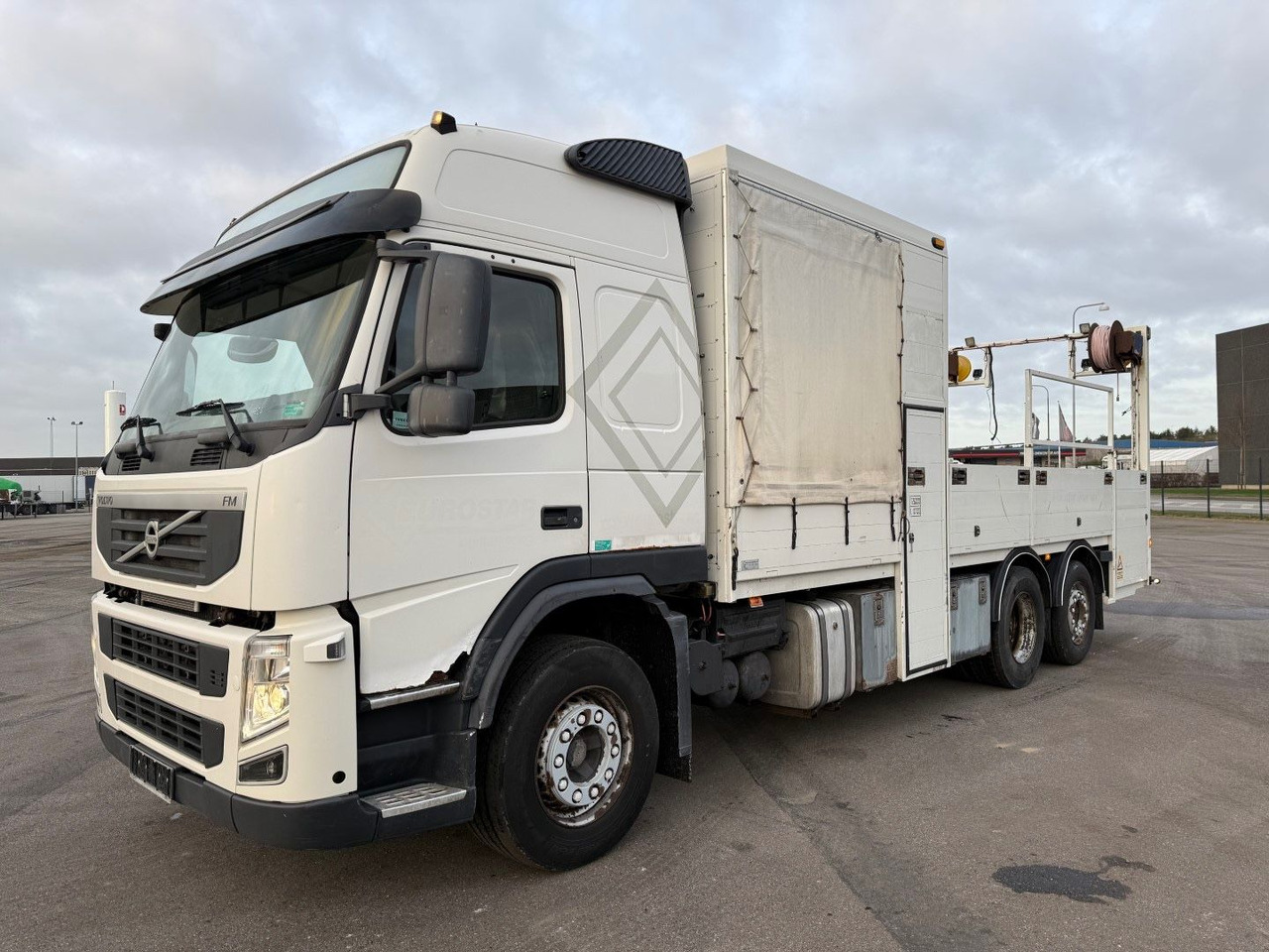 Volvo FM 410 6x2 Euro 5 - Kamion sa tovarnim sandukom: slika 1 Volvo FM 410 6x2 Euro 5 - Kamion sa tovarnim sandukom: slika 1
