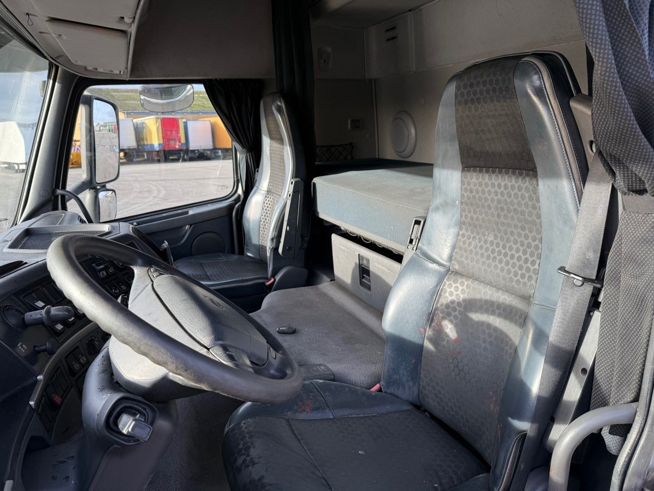 Volvo FM 410 6x2 Euro 5 - Kamion sa tovarnim sandukom: slika 5 Volvo FM 410 6x2 Euro 5 - Kamion sa tovarnim sandukom: slika 5