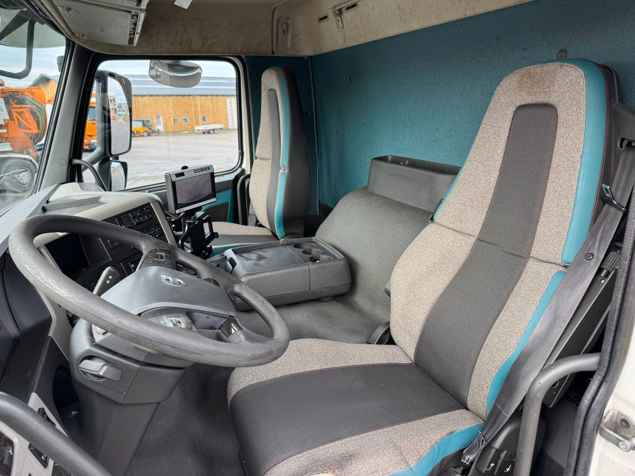 Volvo FM330 6x2*4 Carrier Supra 1250 Mt 9,9m (defekt f - Hladnjača: slika 5 Volvo FM330 6x2*4 Carrier Supra 1250 Mt 9,9m (defekt f - Hladnjača: slika 5