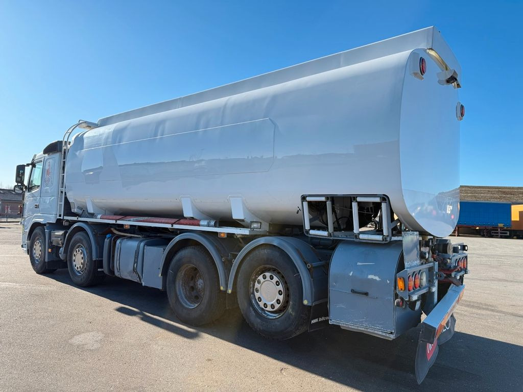 Volvo FM460 8x2*6 24.000 l. ADR Tank Volvo FM460 8x2*6 24.000 l. ADR Tanktruck - Kamion cisterna: slika 4 Volvo FM460 8x2*6 24.000 l. ADR Tank Volvo FM460 8x2*6 24.000 l. ADR Tanktruck - Kamion cisterna: slika 4