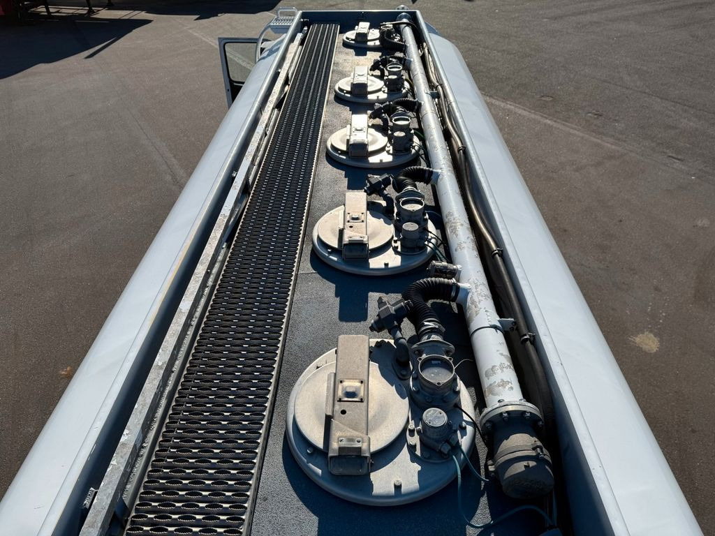 Volvo FM460 8x2*6 24.000 l. ADR Tank Volvo FM460 8x2*6 24.000 l. ADR Tanktruck - Kamion cisterna: slika 5 Volvo FM460 8x2*6 24.000 l. ADR Tank Volvo FM460 8x2*6 24.000 l. ADR Tanktruck - Kamion cisterna: slika 5