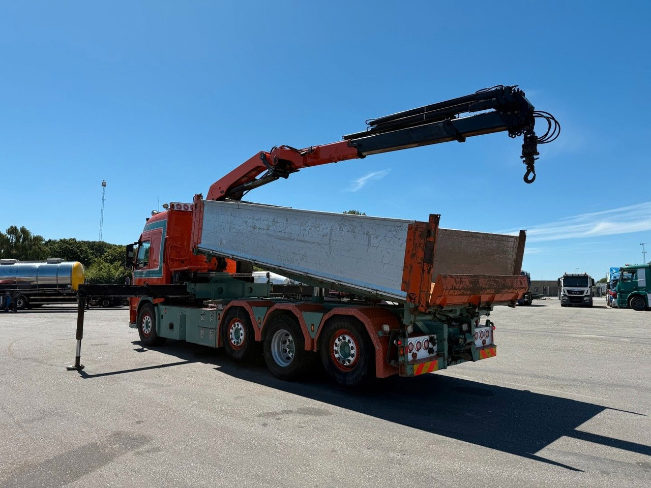 Volvo FM500 8x2*6 Crane HMF 2620 K5 Pendel Tipper - Kamion sa dizalicom: slika 4 Volvo FM500 8x2*6 Crane HMF 2620 K5 Pendel Tipper - Kamion sa dizalicom: slika 4