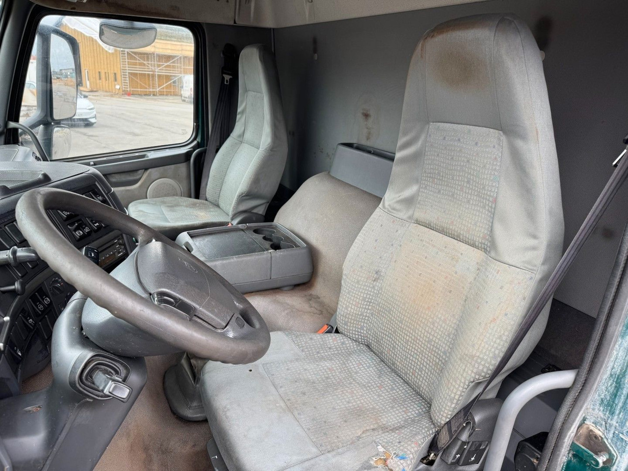 Volvo FM9 380 6x2*4 Tiertransporter / Livestock - Kamioni za prevoz konja: slika 5 Volvo FM9 380 6x2*4 Tiertransporter / Livestock - Kamioni za prevoz konja: slika 5