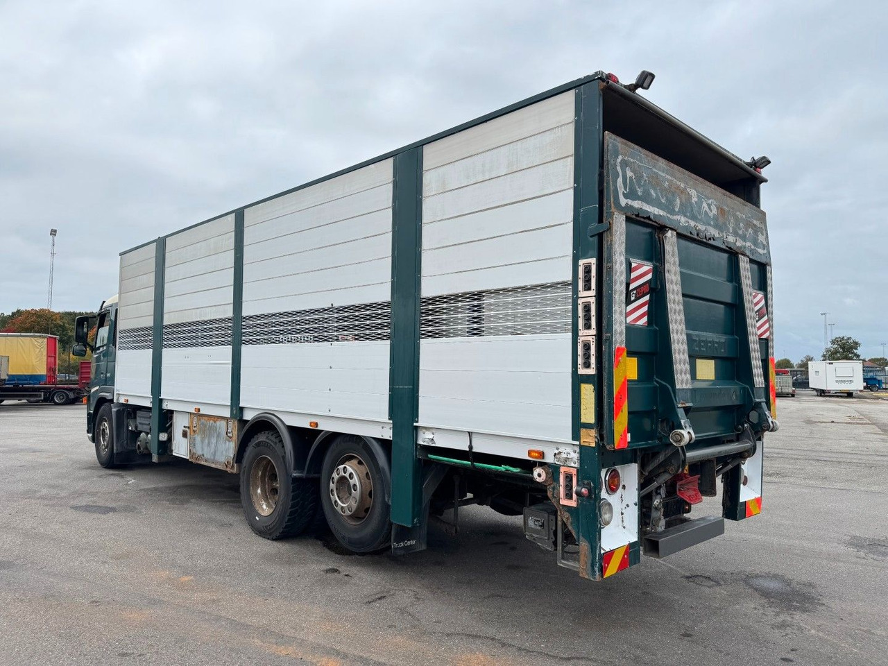 Volvo FM9 380 6x2*4 Tiertransporter / Livestock - Kamioni za prevoz konja: slika 4 Volvo FM9 380 6x2*4 Tiertransporter / Livestock - Kamioni za prevoz konja: slika 4