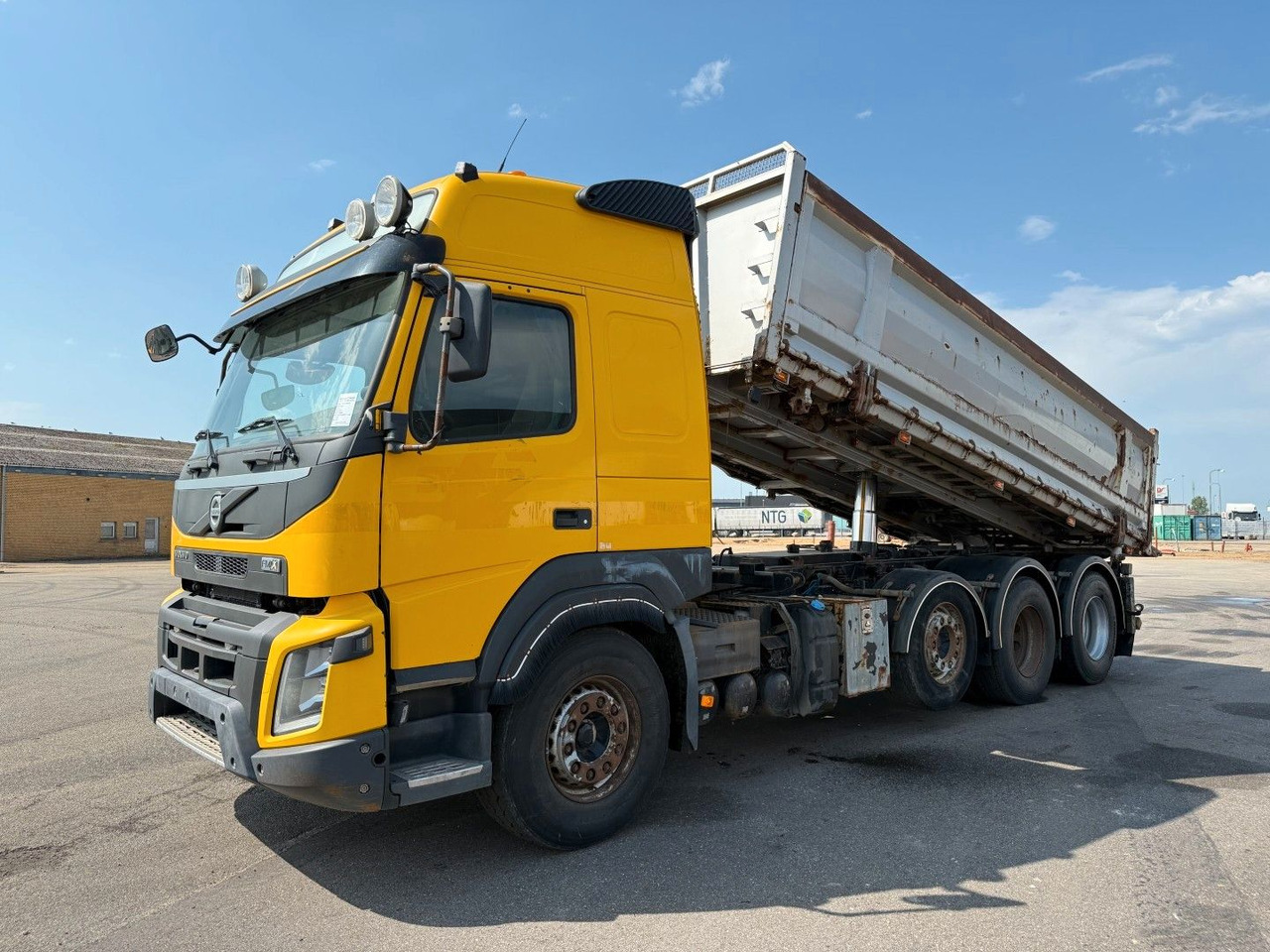 Volvo FMX500 8x4/4 Steel tipper Volvo FMX500 8x4/4 Steel tipper - Istovarivač: slika 1 Volvo FMX500 8x4/4 Steel tipper Volvo FMX500 8x4/4 Steel tipper - Istovarivač: slika 1