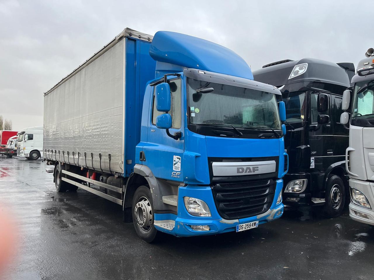 DAF CF 310 - Kamion sa zatvorenim sandukom: slika 1 DAF CF 310 - Kamion sa zatvorenim sandukom: slika 1