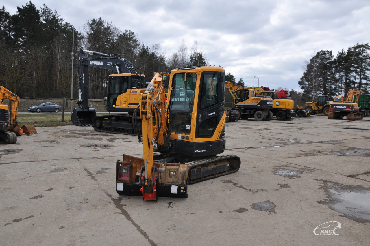 Hyundai R25Z-9AK - Mini bager: slika 1 Hyundai R25Z-9AK - Mini bager: slika 1