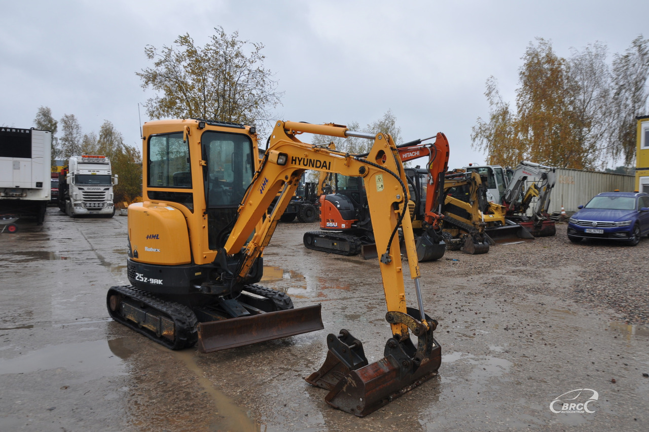 Hyundai R25Z-9AK - Mini bager: slika 2 Hyundai R25Z-9AK - Mini bager: slika 2