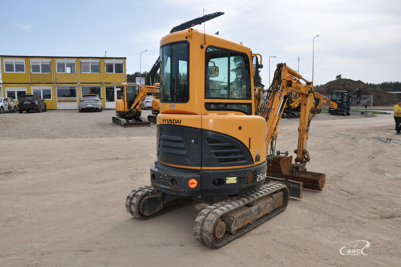 Hyundai R25Z-9AK - Mini bager: slika 5 Hyundai R25Z-9AK - Mini bager: slika 5