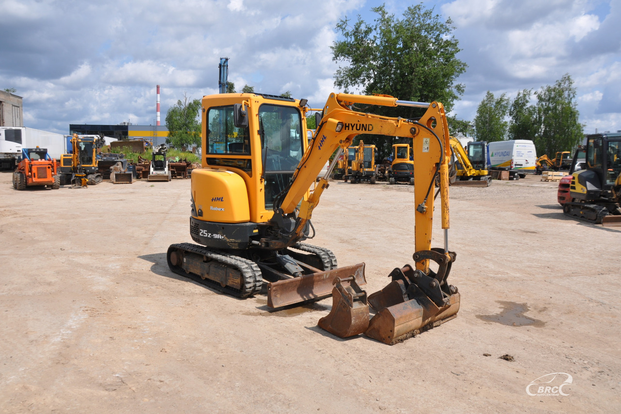 Hyundai R25Z-9AK - Mini bager: slika 2 Hyundai R25Z-9AK - Mini bager: slika 2