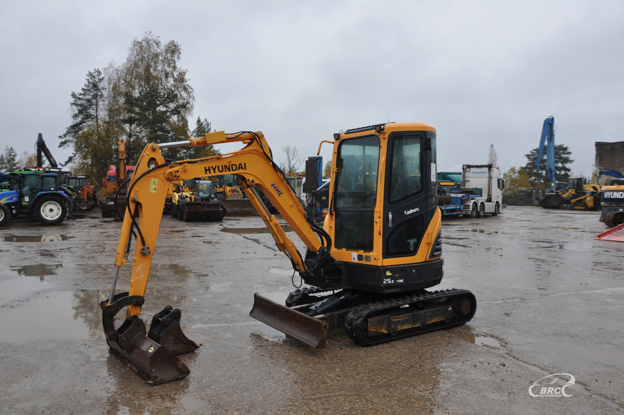 Hyundai R25Z-9AK - Mini bager: slika 1 Hyundai R25Z-9AK - Mini bager: slika 1